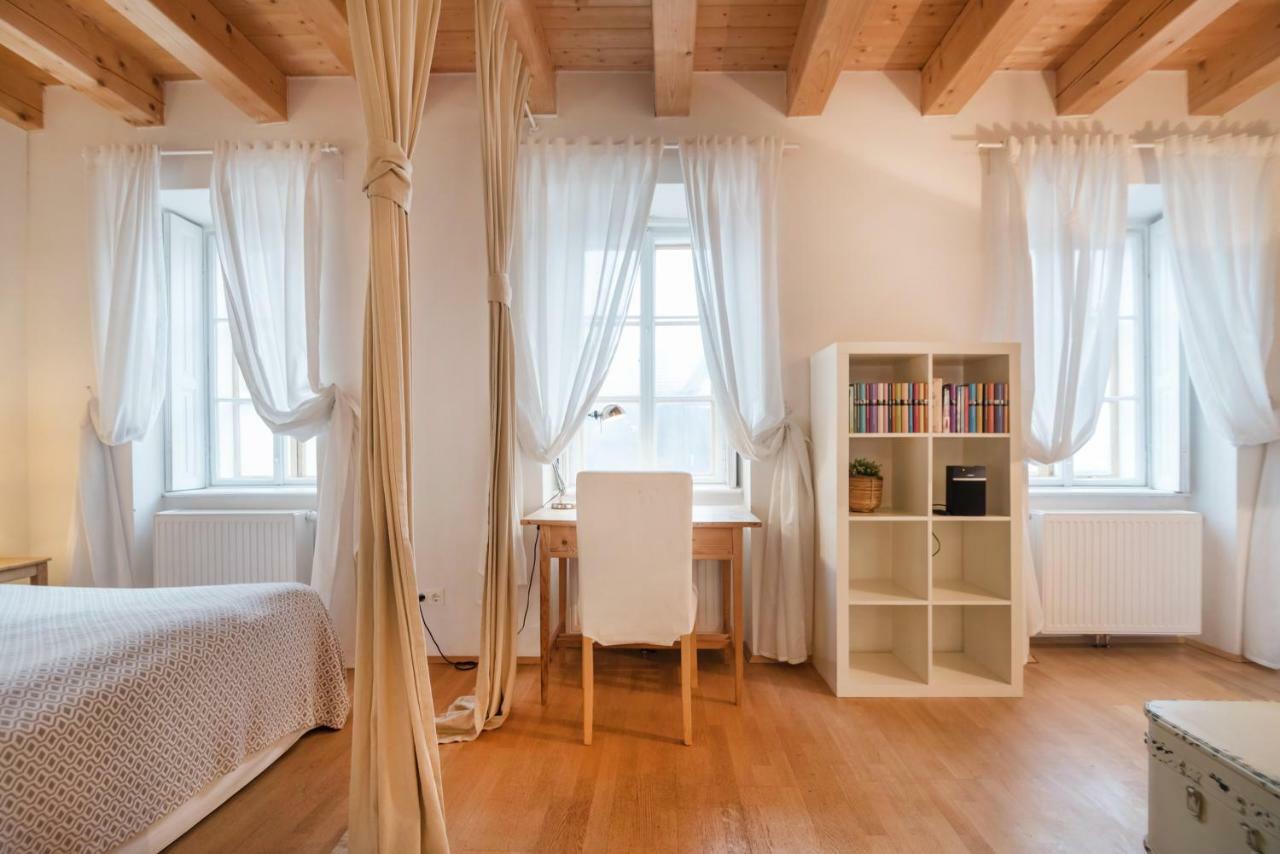 Sunny Apartments Wina Bagian luar foto