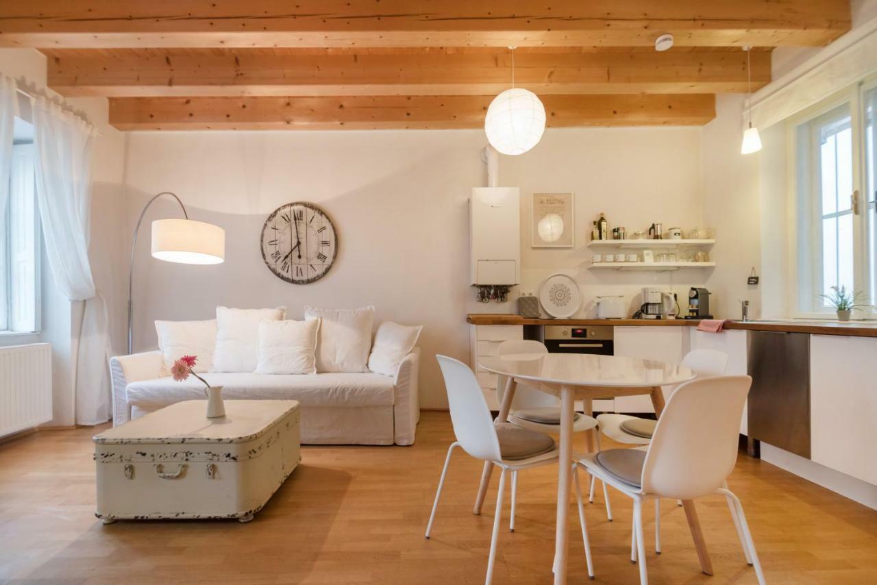 Sunny Apartments Wina Bagian luar foto