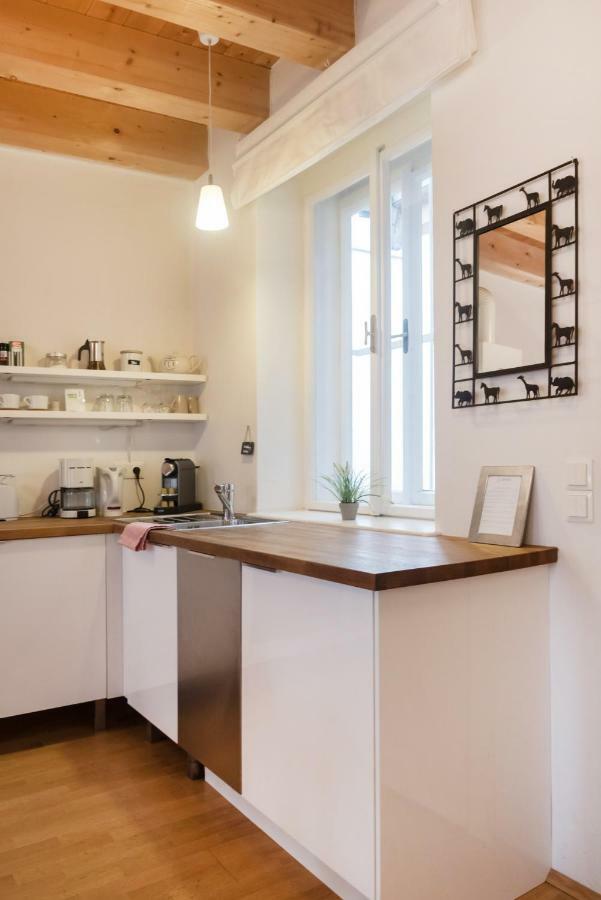 Sunny Apartments Wina Bagian luar foto
