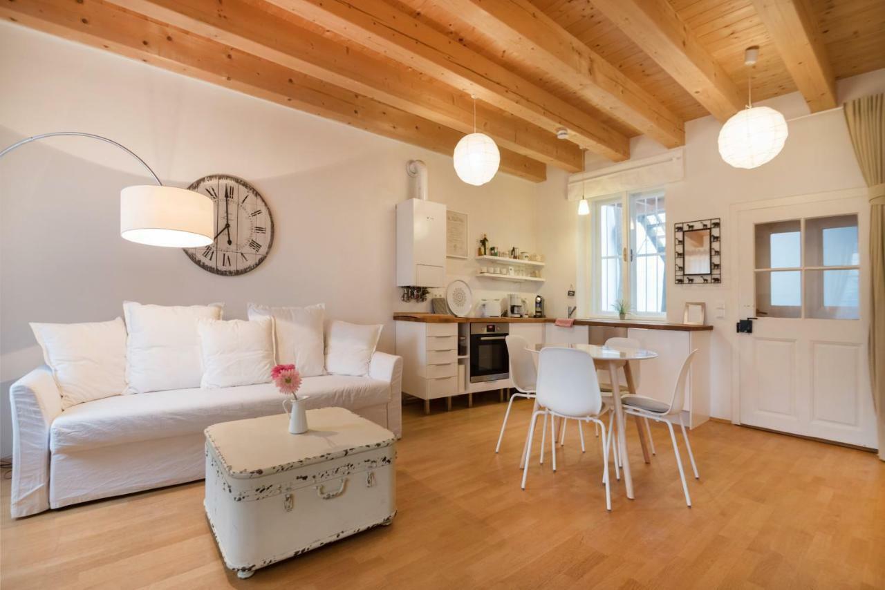 Sunny Apartments Wina Bagian luar foto